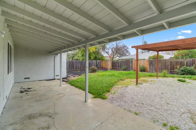 7341 Stanwood Way, Sacramento, CA 95831