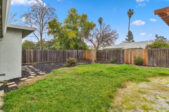 7341 Stanwood Way, Sacramento, CA 95831