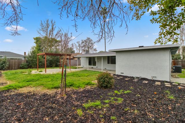 7341 Stanwood Way, Sacramento, CA 95831