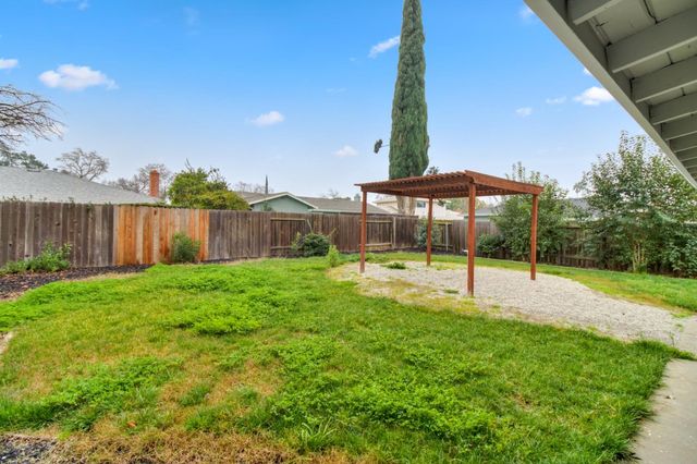 7341 Stanwood Way, Sacramento, CA 95831