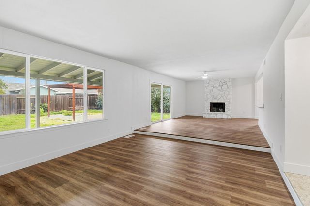 7341 Stanwood Way, Sacramento, CA 95831