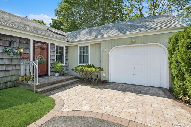 7 Linda Lane, Hampton Bays, NY 11946