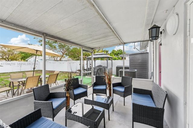 2951 NW 195th St, Miami Gardens, FL 33056