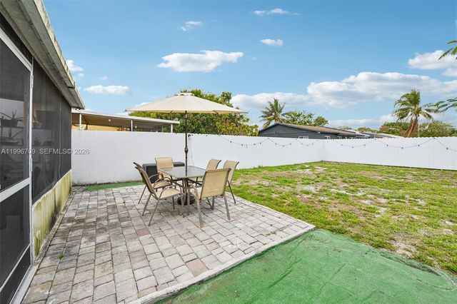 2951 NW 195th St, Miami Gardens, FL 33056