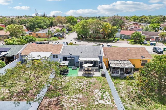 2951 NW 195th St, Miami Gardens, FL 33056