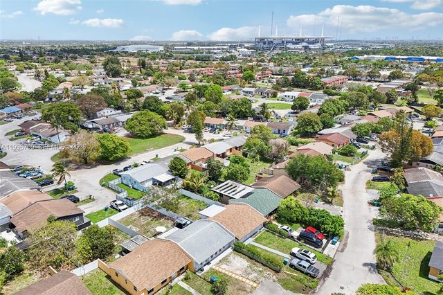 2951 NW 195th St, Miami Gardens, FL 33056