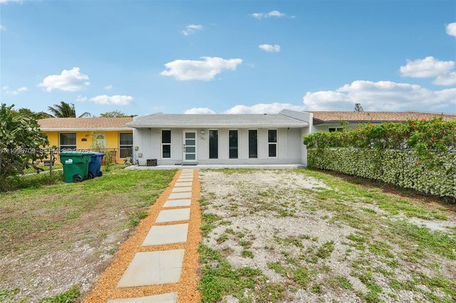 2951 NW 195th St, Miami Gardens, FL 33056