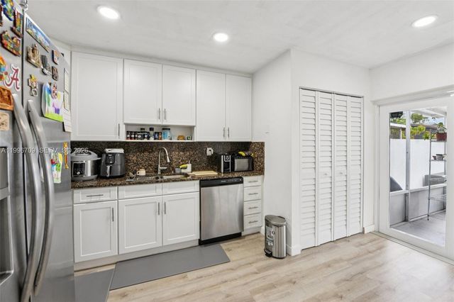 2951 NW 195th St, Miami Gardens, FL 33056