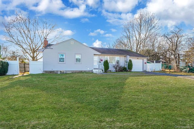 182 New York Avenue, Bay Shore, NY 11706