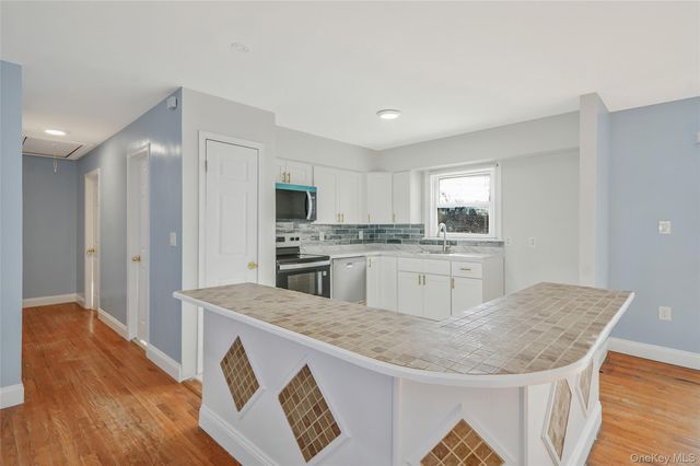 182 New York Avenue, Bay Shore, NY 11706