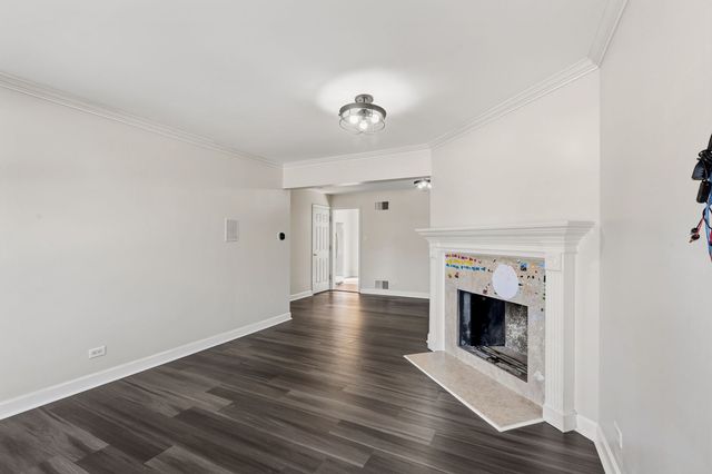1931 Farnham Court, Schaumburg, IL 60194