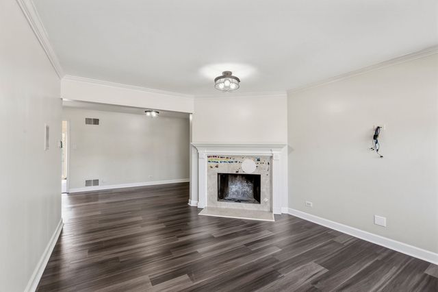 1931 Farnham Court, Schaumburg, IL 60194