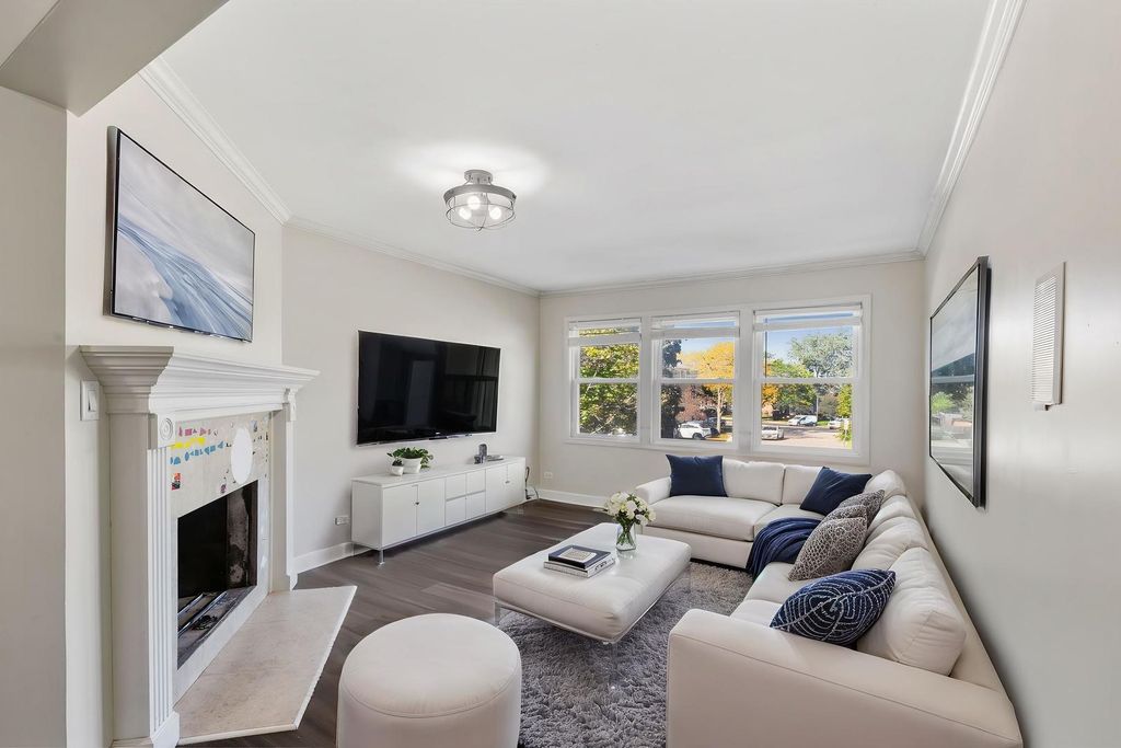 1931 Farnham Court, Schaumburg, IL 60194 — photo 3