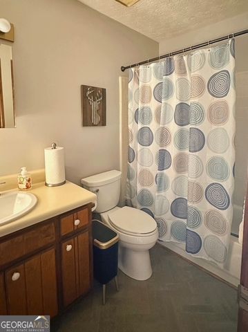 245 W Kelly Lake Road, Brooks, GA 30205