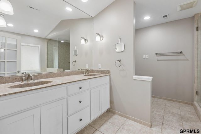 168 S 167Th Street, Omaha, NE 68118