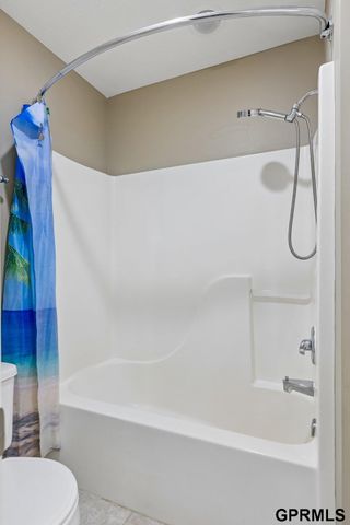 168 S 167Th Street, Omaha, NE 68118