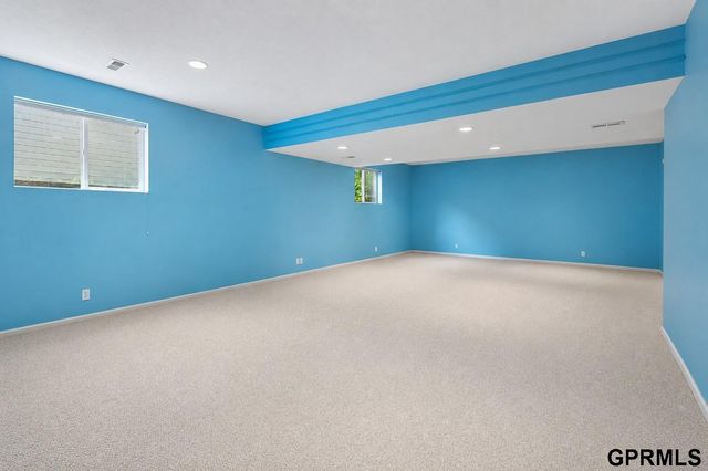 168 S 167Th Street, Omaha, NE 68118