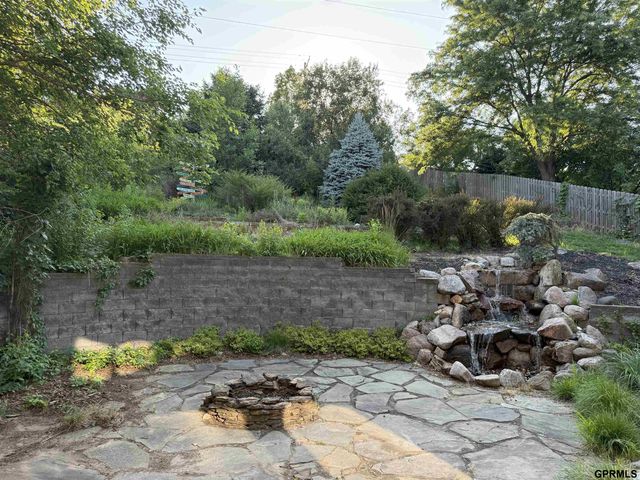 168 S 167Th Street, Omaha, NE 68118