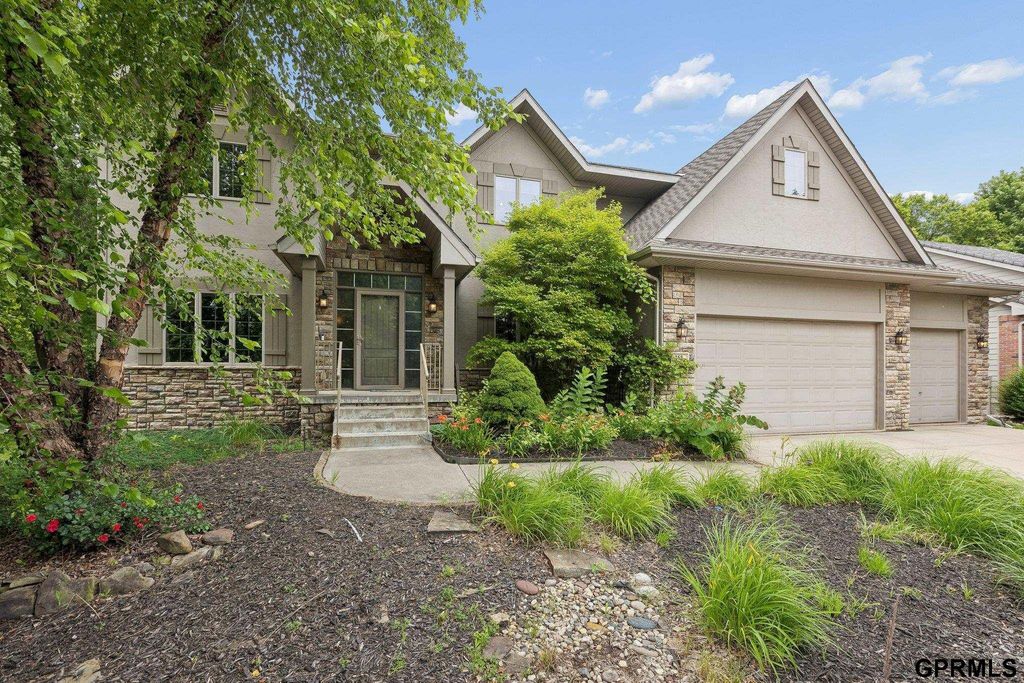 168 S 167Th Street, Omaha, NE 68118