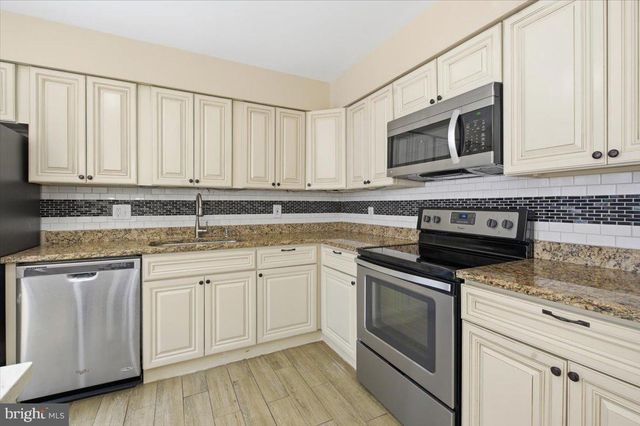 14187 ROYAL OAK LN, Centreville, VA 20120
