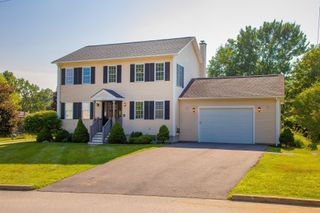 40 Moonbrook Drive, Rutland City, VT 05701
