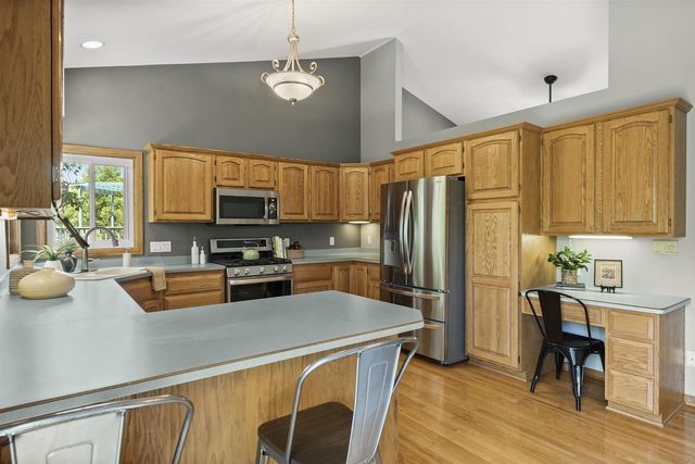 10 Byars Circle, Madison, WI 53719