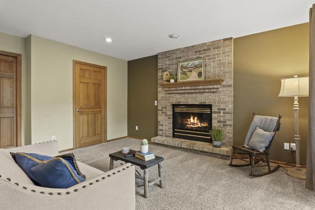 10 Byars Circle, Madison, WI 53719