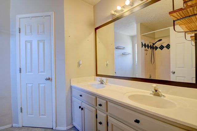 6709 Tierra Madre Court NW, Albuquerque, NM 87120