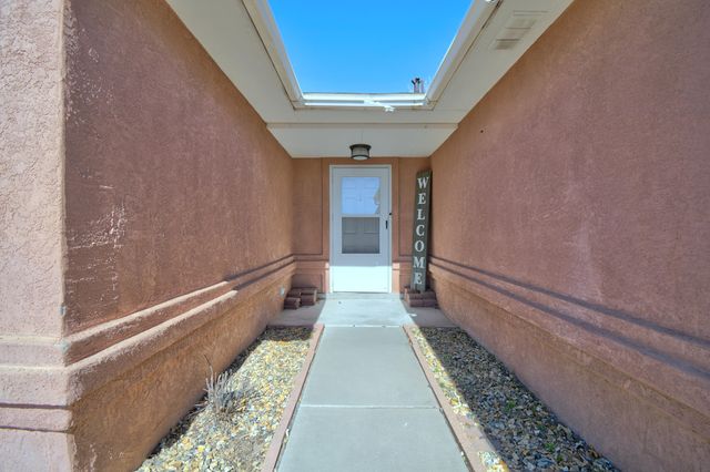 6709 Tierra Madre Court NW, Albuquerque, NM 87120