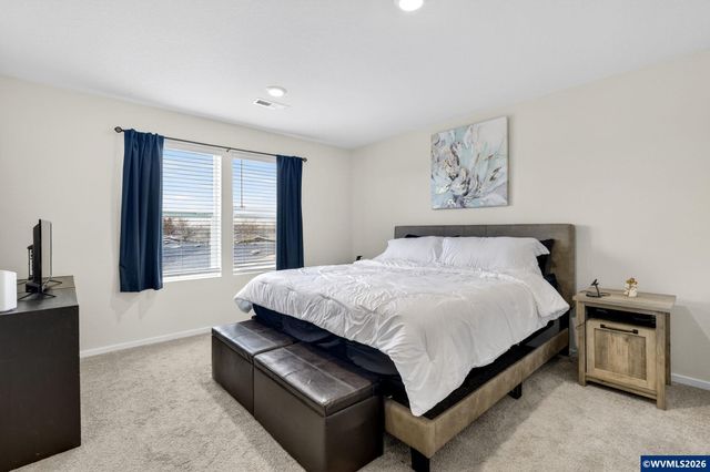 900 Ben Brown Ln, Woodburn, OR 97071