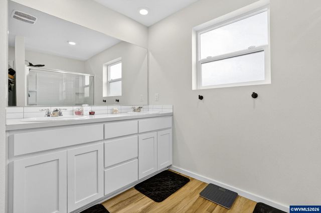 900 Ben Brown Ln, Woodburn, OR 97071