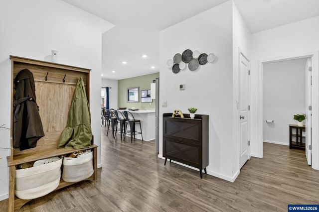 900 Ben Brown Ln, Woodburn, OR 97071