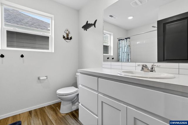 900 Ben Brown Ln, Woodburn, OR 97071