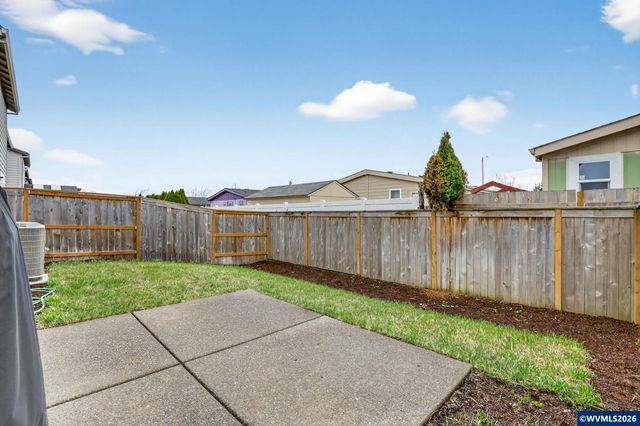 900 Ben Brown Ln, Woodburn, OR 97071