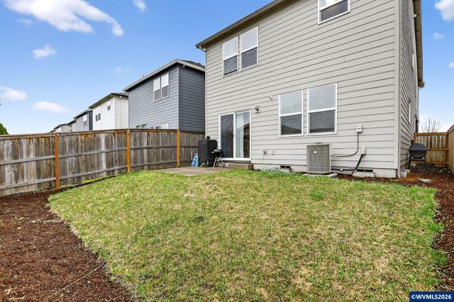 900 Ben Brown Ln, Woodburn, OR 97071