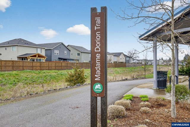 900 Ben Brown Ln, Woodburn, OR 97071