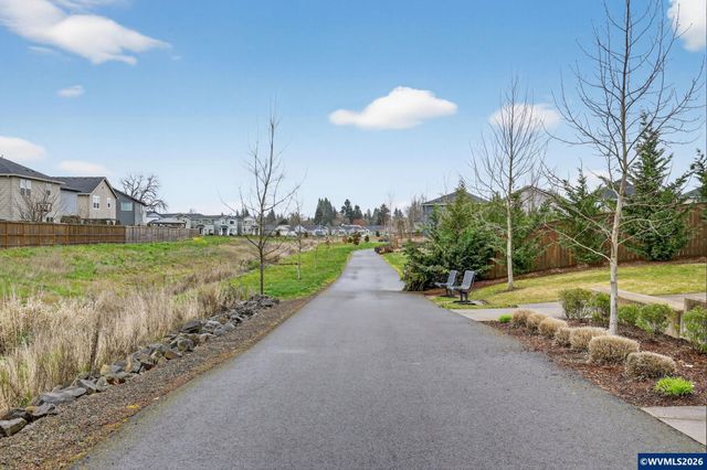 900 Ben Brown Ln, Woodburn, OR 97071