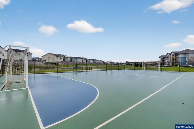 900 Ben Brown Ln, Woodburn, OR 97071