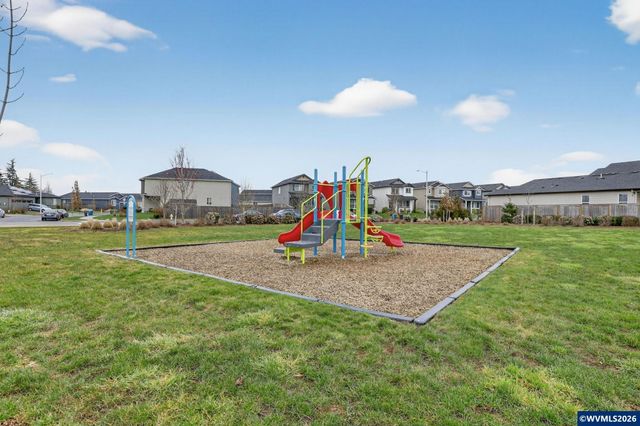 900 Ben Brown Ln, Woodburn, OR 97071