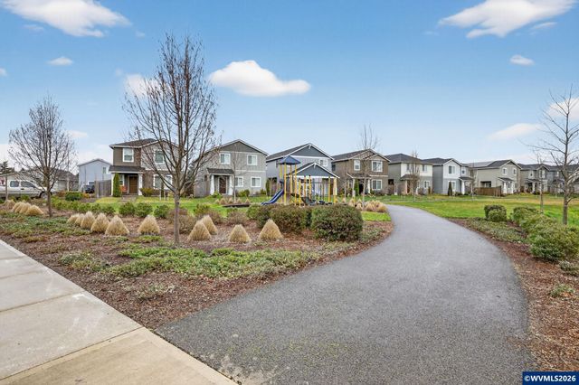 900 Ben Brown Ln, Woodburn, OR 97071