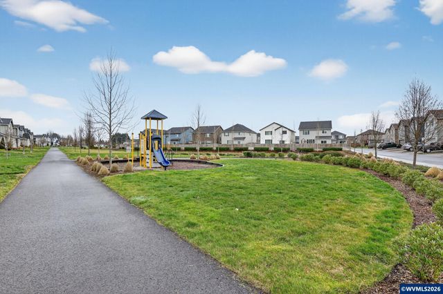 900 Ben Brown Ln, Woodburn, OR 97071