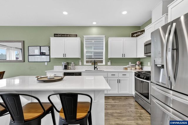 900 Ben Brown Ln, Woodburn, OR 97071