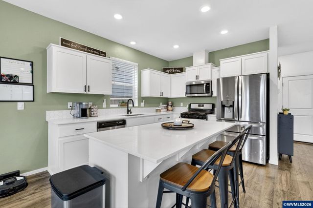 900 Ben Brown Ln, Woodburn, OR 97071