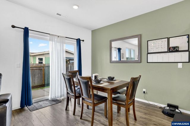 900 Ben Brown Ln, Woodburn, OR 97071