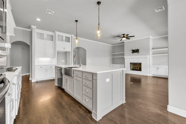 421 E 127th Place S, Jenks, OK 74037