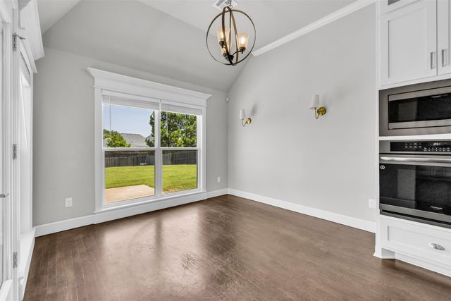 421 E 127th Place S, Jenks, OK 74037