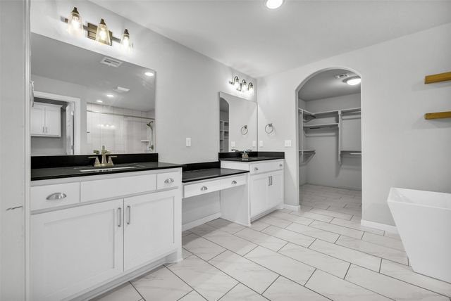 421 E 127th Place S, Jenks, OK 74037