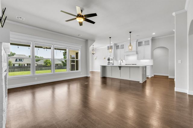 421 E 127th Place S, Jenks, OK 74037