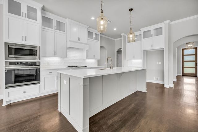421 E 127th Place S, Jenks, OK 74037