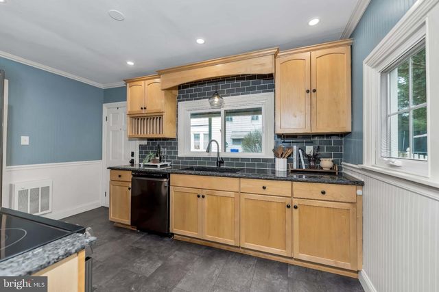 419 W KELLER STREET, Mechanicsburg, PA 17055